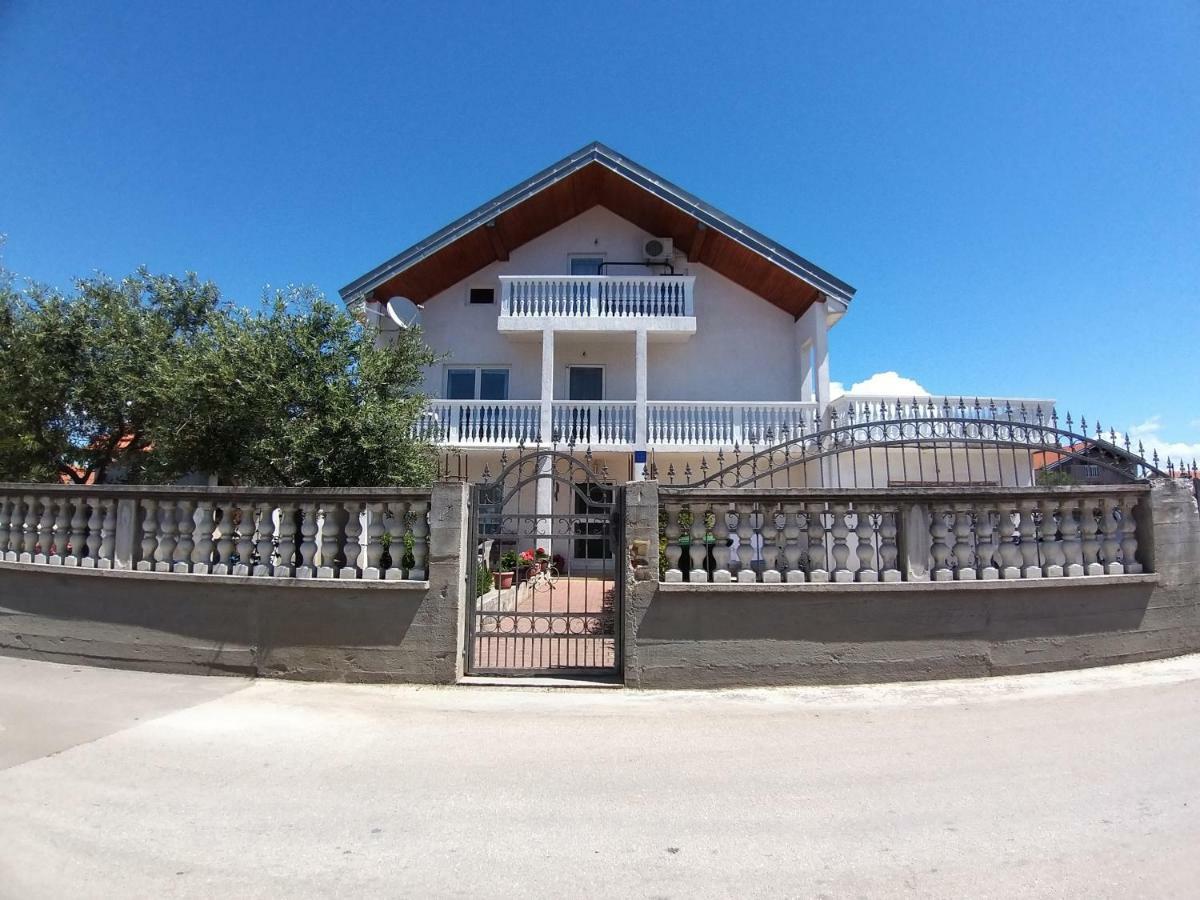 זאדאר Sunny Apartment Jukic With Sea View מראה חיצוני תמונה